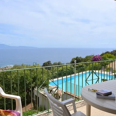 Lejlighedshotel Roc E Mare 3*