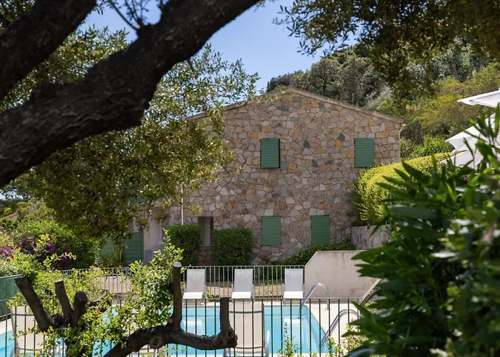 Appart hôtel Roc E Mare 3*