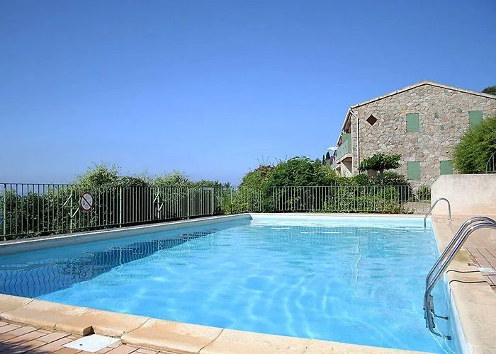 Appart hôtel Roc E Mare 3*