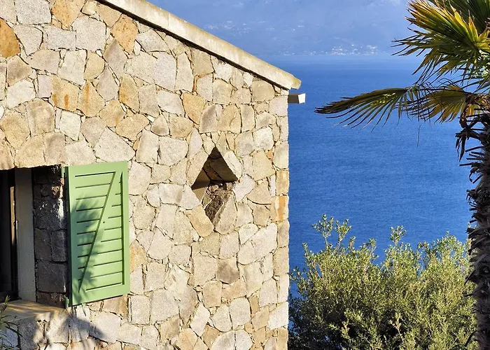 Appart hôtel Roc E Mare 3*