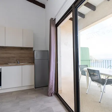 Apartahotel Roc E Mare 3*