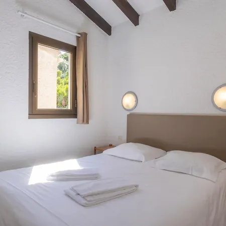 Roc E Mare Aparthotel 3*