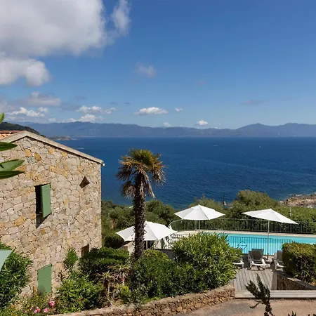 Roc E Mare Apartahotel