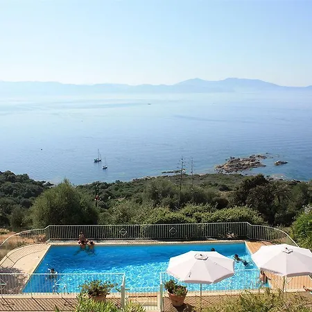 Aparthotel Roc E Mare 3*