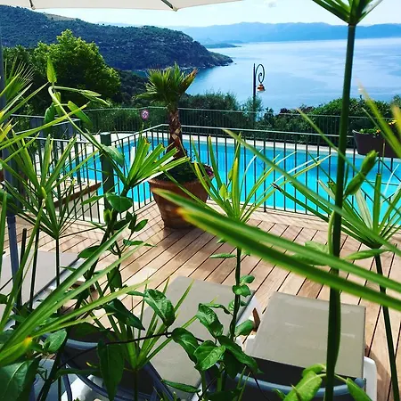 Aparthotel Roc E Mare