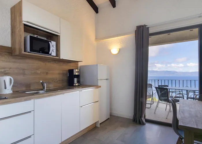 Aparthotel Roc E Mare