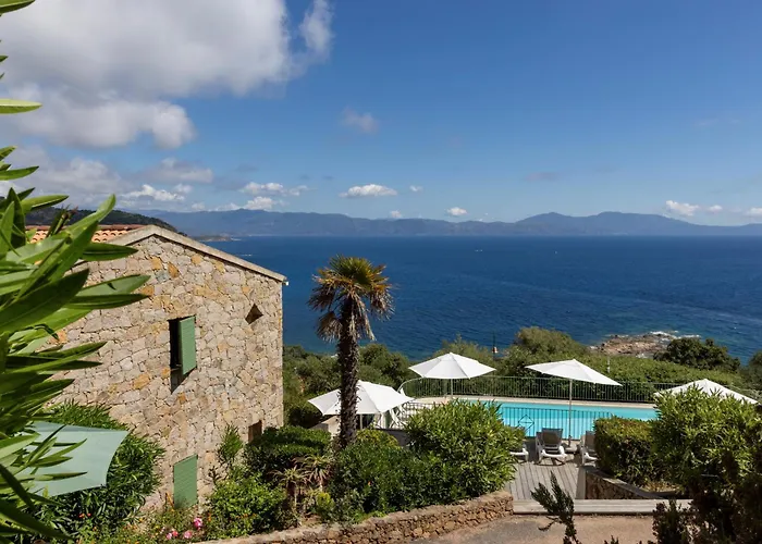 Roc E Mare Aparthotel