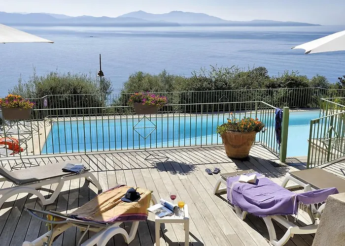 Aparthotel Roc E Mare