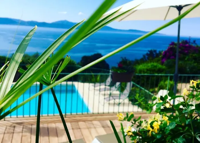 Roc E Mare Aparthotel 3*